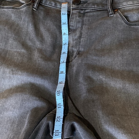 Simply Vera; VeraWang women’s size 12 jeans - Picture 8 of 9